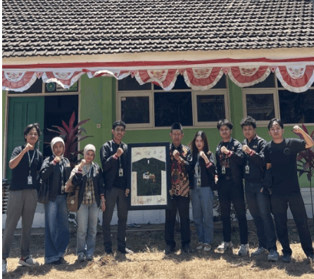 Dari Coretan Siswa MTs menjadi Desain Produk, KKN Kenalkan Cara Mengubah Kreativitas Menjadi Nilai Jual